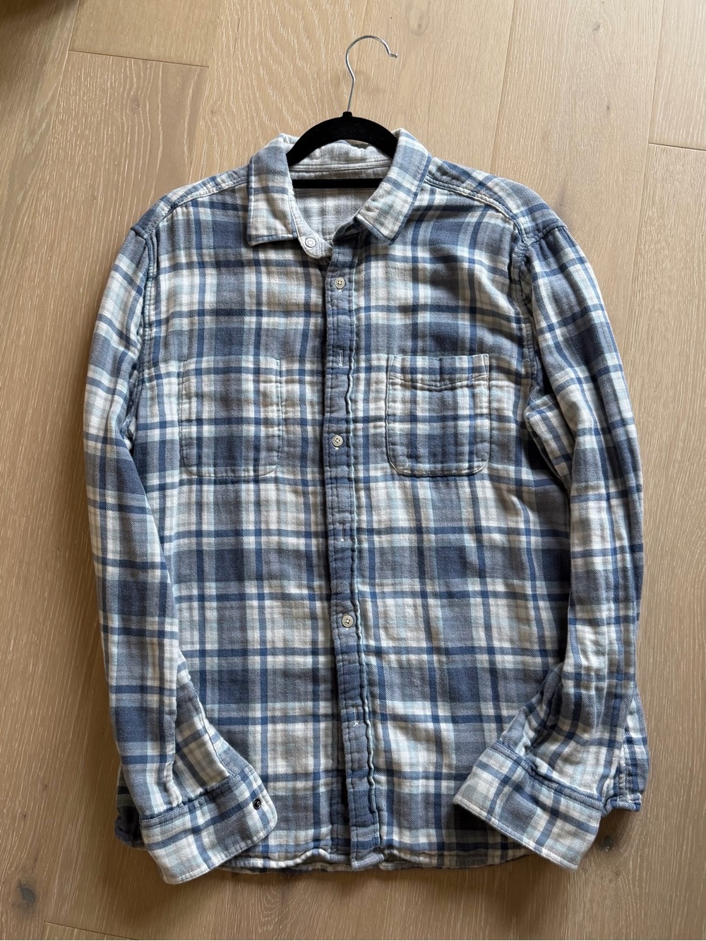 Men's Faherty Blue and Grey Plaid Button-Up Shirt